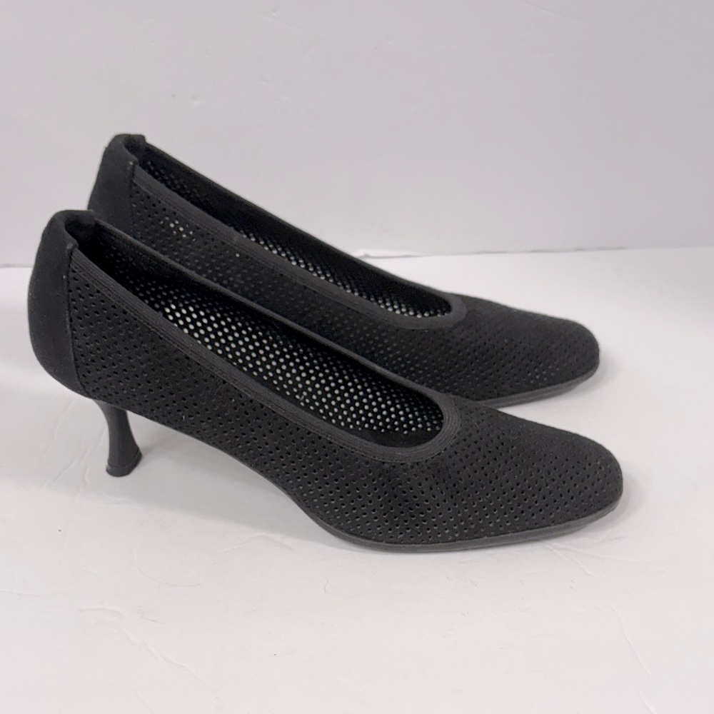 Stuart Weitzman Perforated Suede Pumps Women Black Kitten Heel Career Workwear